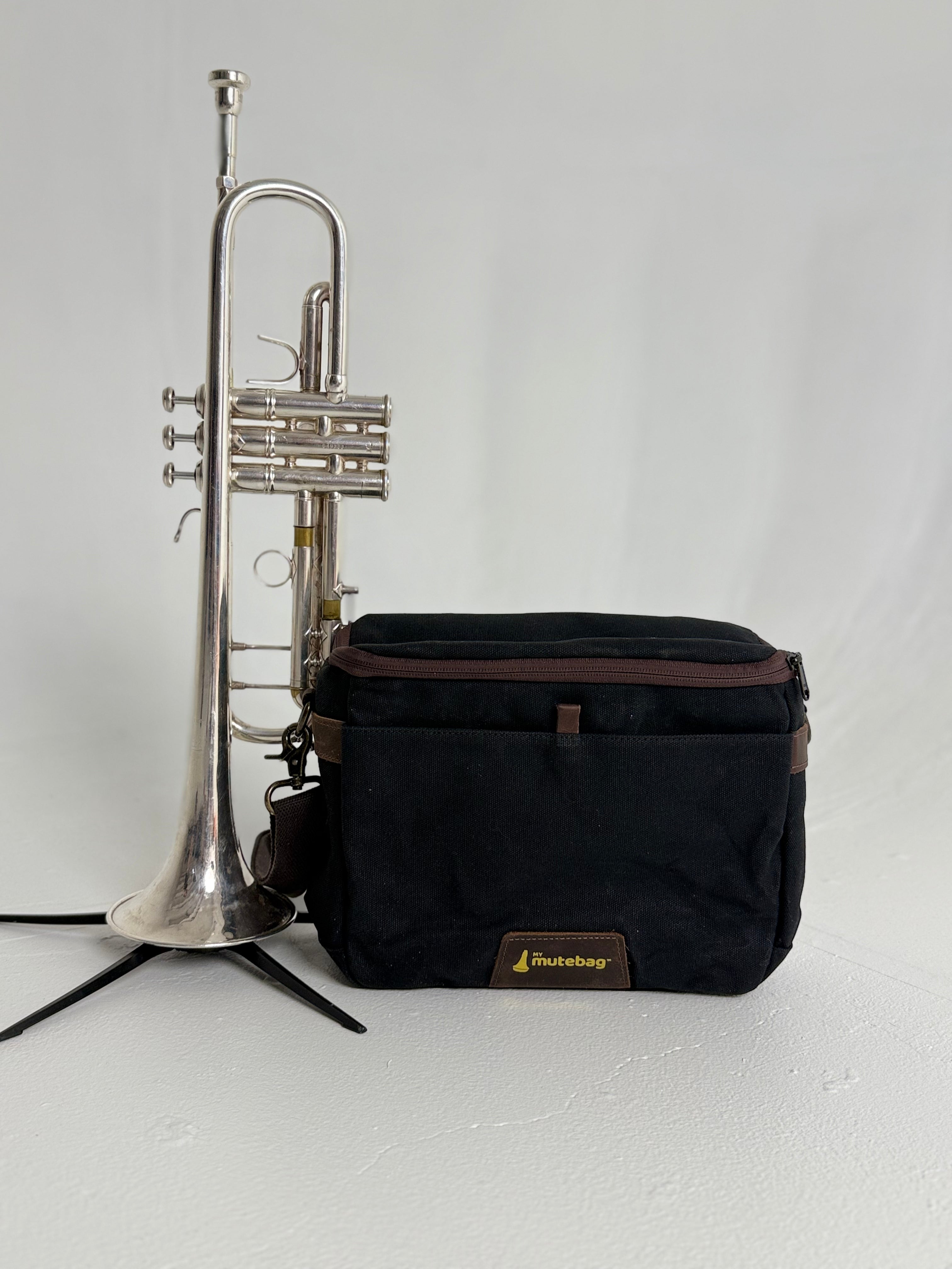 Black small trumpet mute bag